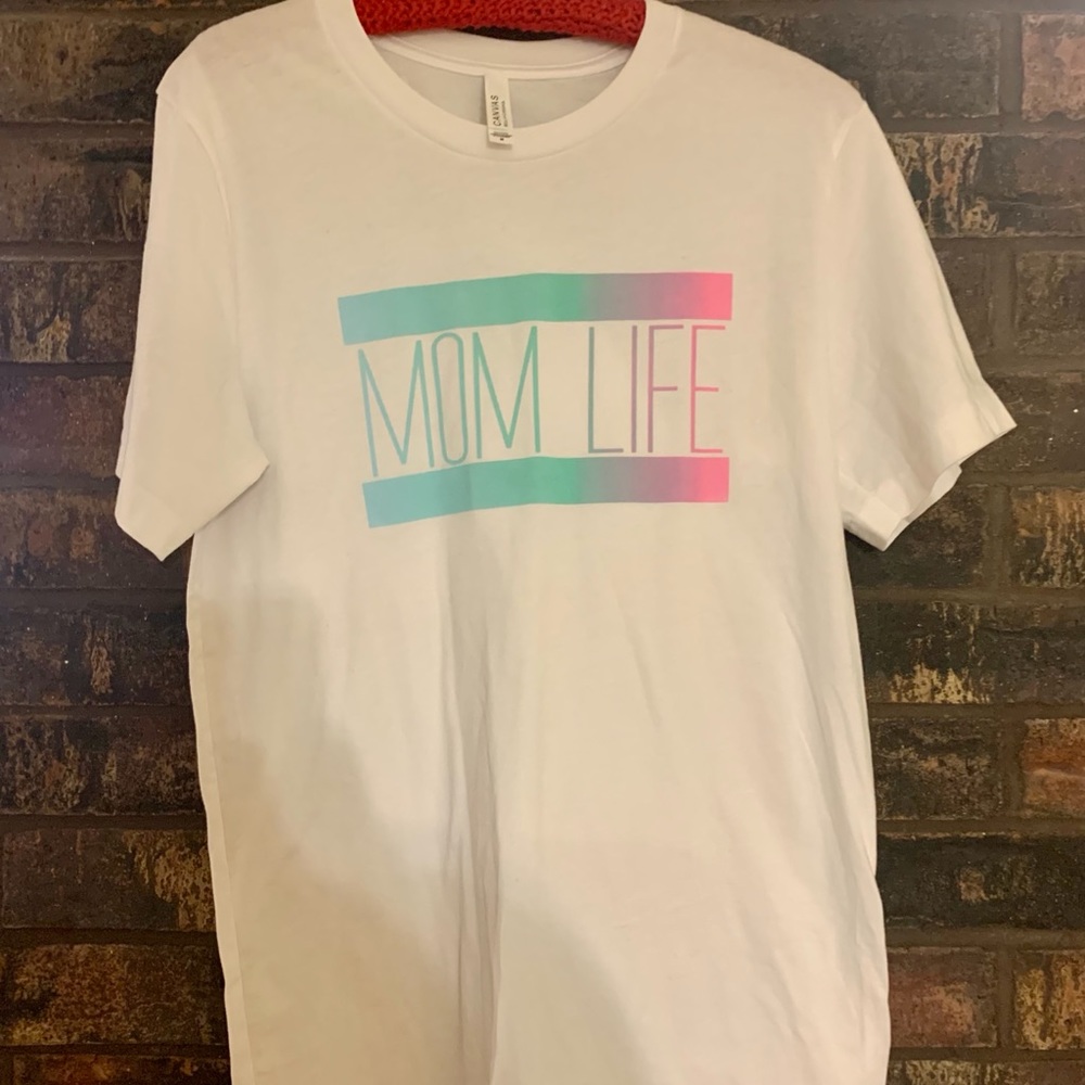 Mom Life tee M NEW